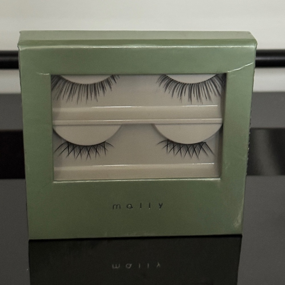 Mally Beauty Dramatic Black Lashes